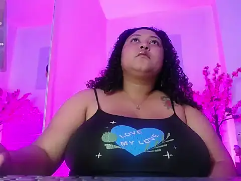 Chat XXX ao vivo de Ayliinn_