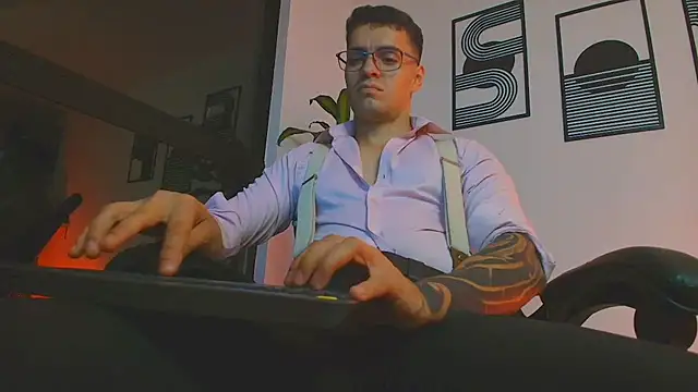 ALPHA_DOMINUS_ Adlı Modelin Canlı XXX Sohbeti