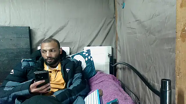 Chat +18 de Camodick ao vivo