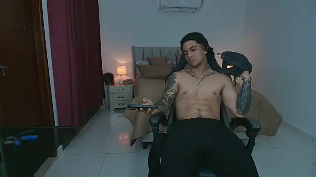 Mrbig_maximo Chat XXX in diretta