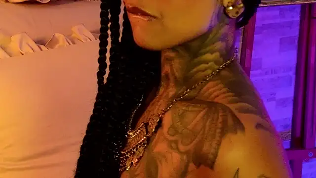xbigpeach's Live XXX Chat