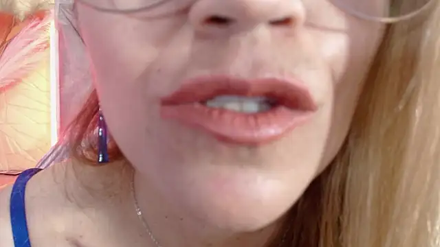 צ'אט XXX בשידור חי של Esmeralda_oikos