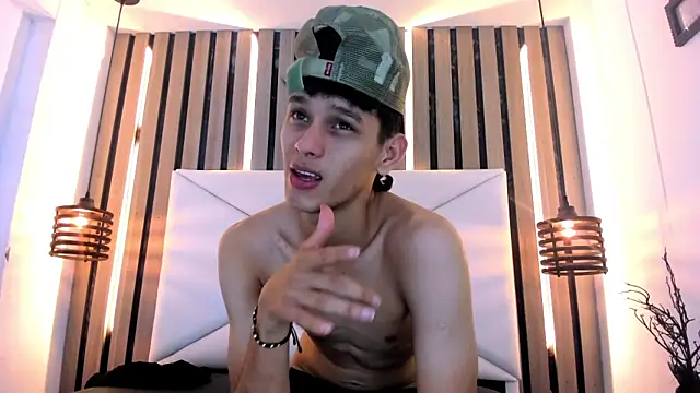 Pit_Ross Live XXX-chat
