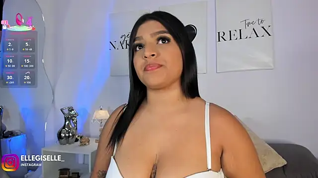 ElleGisellee XXX чат на живо