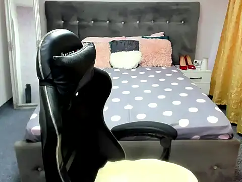 KattyBlairx's Live XXX Chat