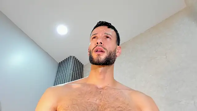 Chat +18 de Jacob_Benelli ao vivo