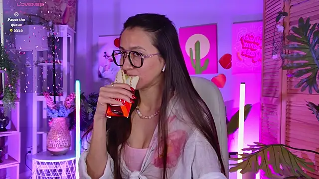 LanaBaker Chat XXX in diretta