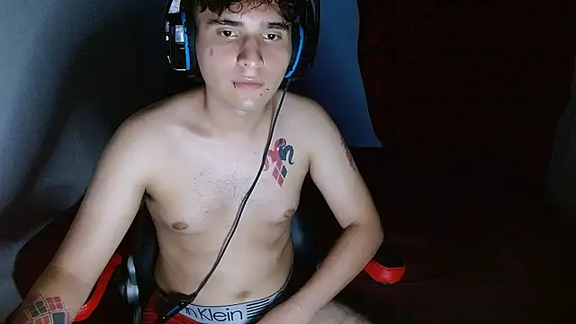 suggarboy69 Adlı Modelin Canlı XXX Sohbeti