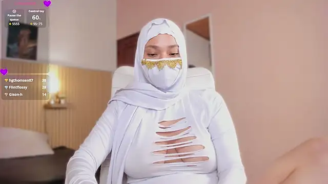 LittleNoor Adlı Modelin Canlı XXX Sohbeti