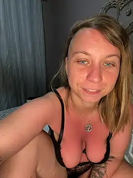 Aphrodite-22 Adlı Modelin Canlı XXX Sohbeti