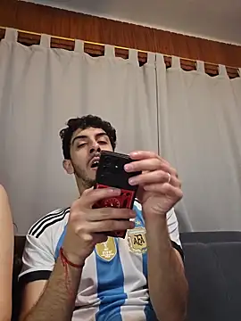 LeoyNicky98 Live XXX-Chat