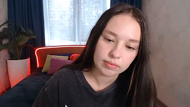 PureLedy Adlı Modelin Canlı XXX Sohbeti