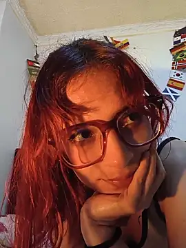 XXX chat uživo modela RedMeloddy