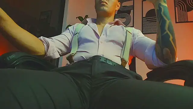 XXX chat uživo modela ALPHA_DOMINUS_