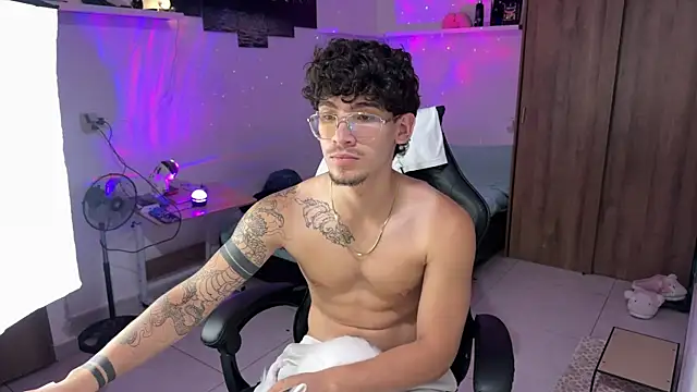 Kisan_Smith live XXX chat