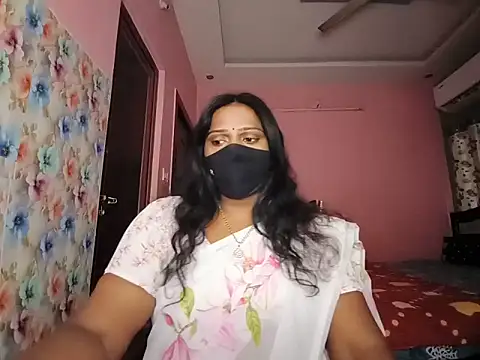 Meenakshy: απευθείας συνομιλία ΧΧΧ