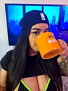 Chat XXX en directo de MiahJoness