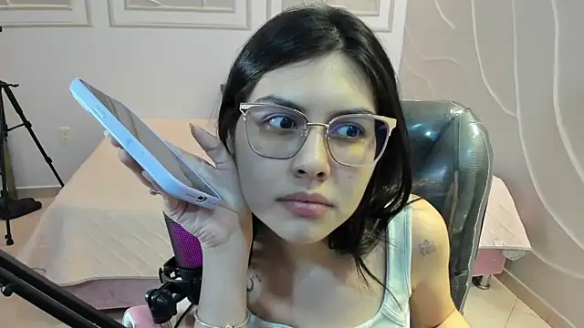 Cloebennet013's Live XXX Chat