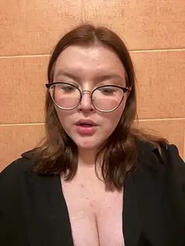 TrishaMoons' Live XXX Chat
