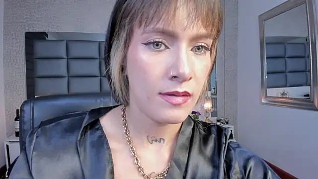 Mrs_Regina_clkn Live XXX chat