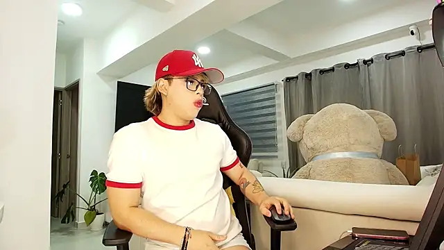 دردشة brunothompson3 الجنسية المباشرة