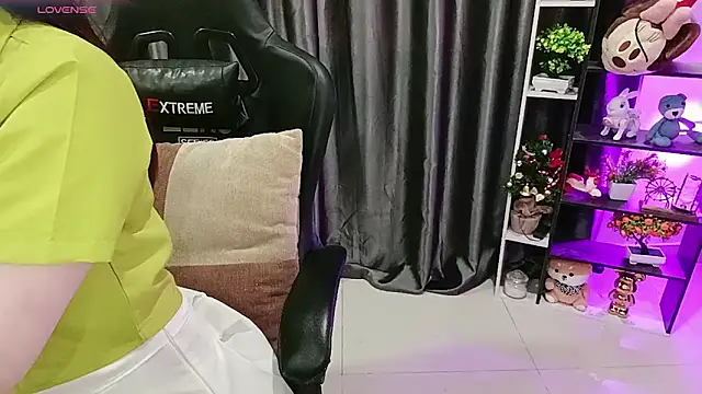 Yuki-yio Adlı Modelin Canlı XXX Sohbeti