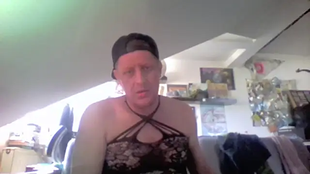 Bigthroaterboy's Live XXX Chat