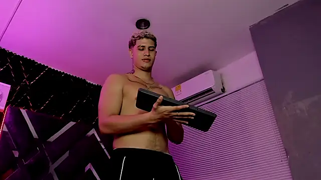 dominic_connorn Live XXX chat