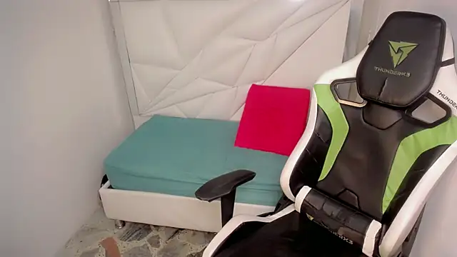 sombra_18 – Naživo XXX chat