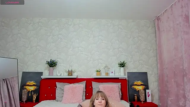 KattyPeachX: онлайн-секс-чат
