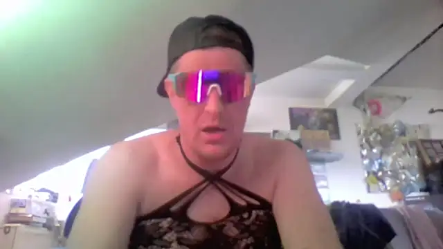 Bigthroaterboy XXX чат на живо