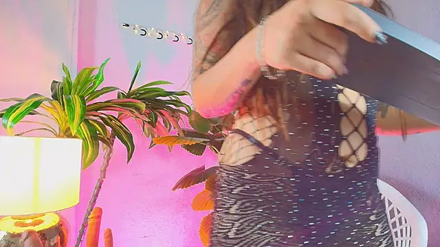 Tesalove_606 XXX чат на живо
