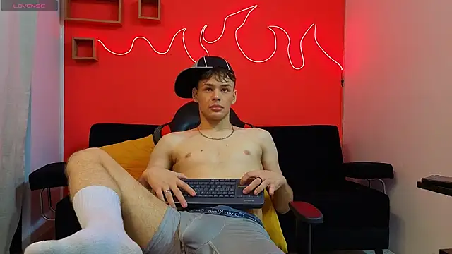 XXX chat uživo modela LoganSteel_