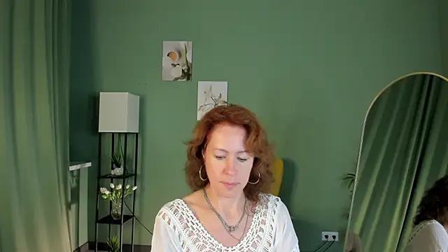 دردشة LeticiaRomano الجنسية المباشرة