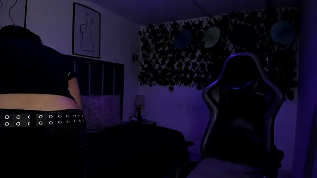 XXX chat uživo modela Kitty_Gang
