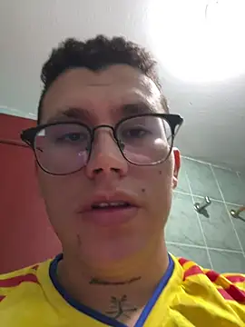 Kurtxxx22 라이브 XXX 채팅