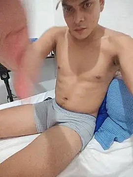 Mike3398 Adlı Modelin Canlı XXX Sohbeti
