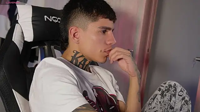 XXX chat uživo modela Angel_Luna0