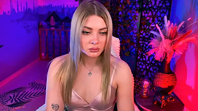 Chat +18 de HyileyClark ao vivo