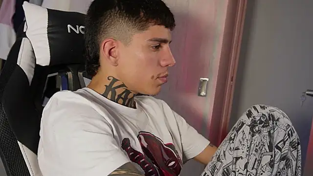 Chat +18 de Angel_Luna0 ao vivo