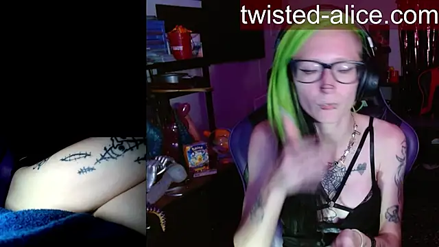 Twisted_Alicen Live XXX chat