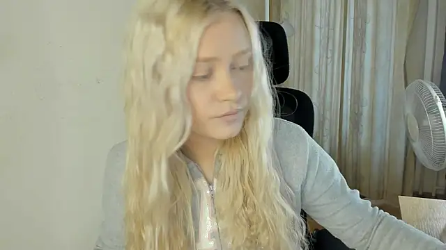 MidnightPoise live XXX chat