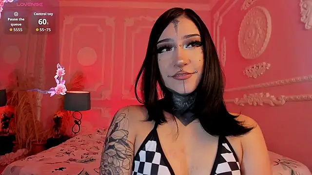 Kat_VonDe Adlı Modelin Canlı XXX Sohbeti