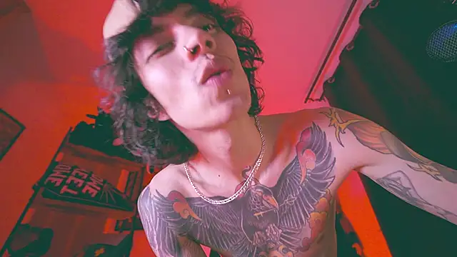 Olliver___y Adlı Modelin Canlı XXX Sohbeti
