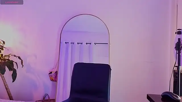 july_quinzel élő XXX-chatje
