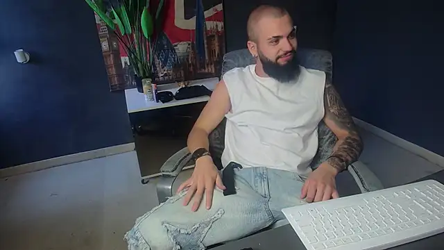 Онлайн чат XXX OscarWillss