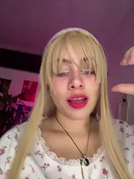 צ'אט XXX בשידור חי של 18_salo