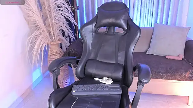 AdharaSweet1_'s Live XXX Chat