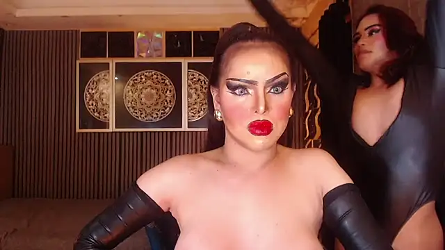 BigCockLatinaTS' Live XXX Chat