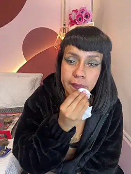 Chatroom XXX en direct de Valkiriia_wiine